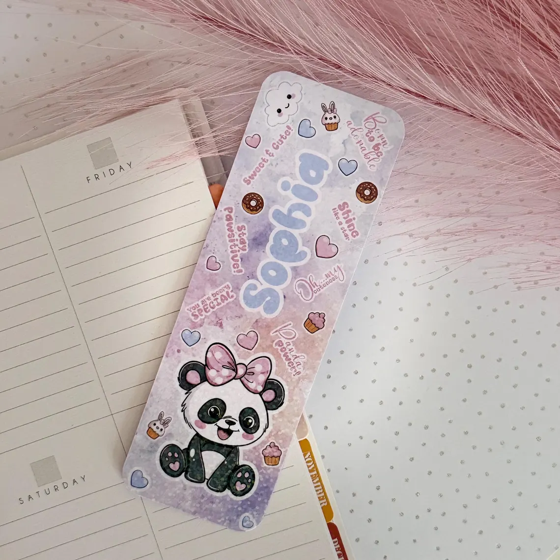 Personalisiertes Panda Lesezeichen – mit deinem Namen, beidseitig bedruckt, holografisch laminiert – Geschenk für Buchliebhaber & Leseratten