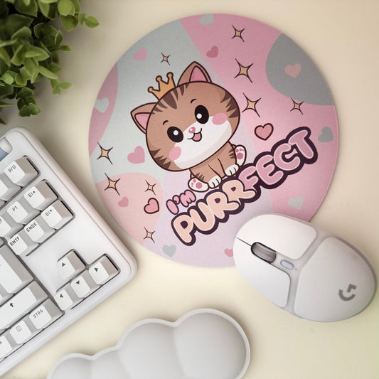 Rundes Kawaii Mauspad mit süßer Katze & „I’m Purrfect“-Spruch – Perfekt für Büro, Gaming & als Geschenk