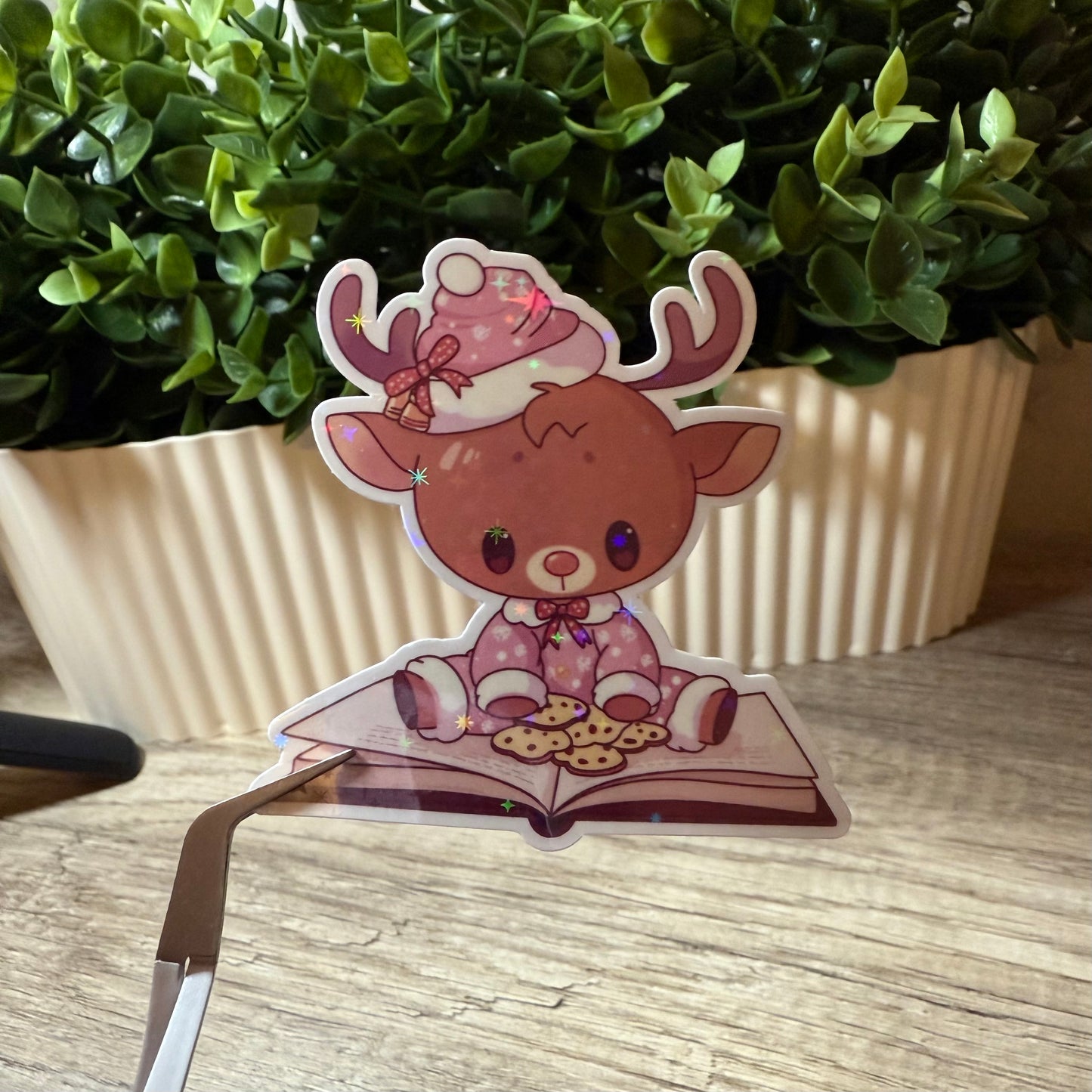 Niedlicher Rentier-Aufkleber – Kawaii Rentier mit Buch, Weihnachtsaufkleber, Planer-Dekoration, Scrapbooking Sticker, Weihnachtsgeschenk
