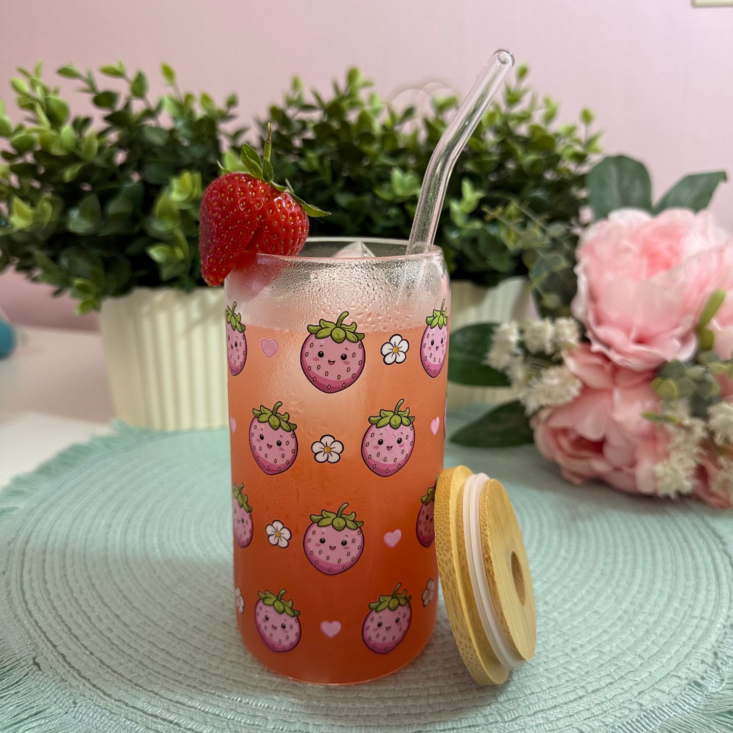 Kawaii Erdbeer-Trinkglas mit Bambusdeckel & Strohhalm – 500ml(16 OZ)