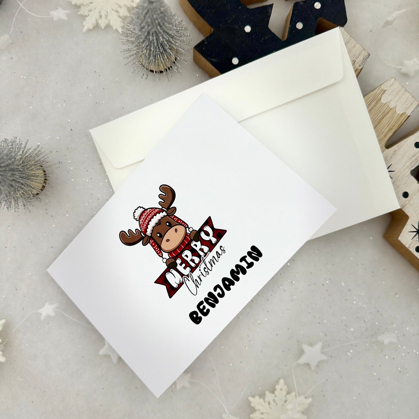 Personalisierte Weihnachtskarte mit süßem Elch – Handgemacht, DIN A6, Inkl. Umschlag & Name nach Wahl