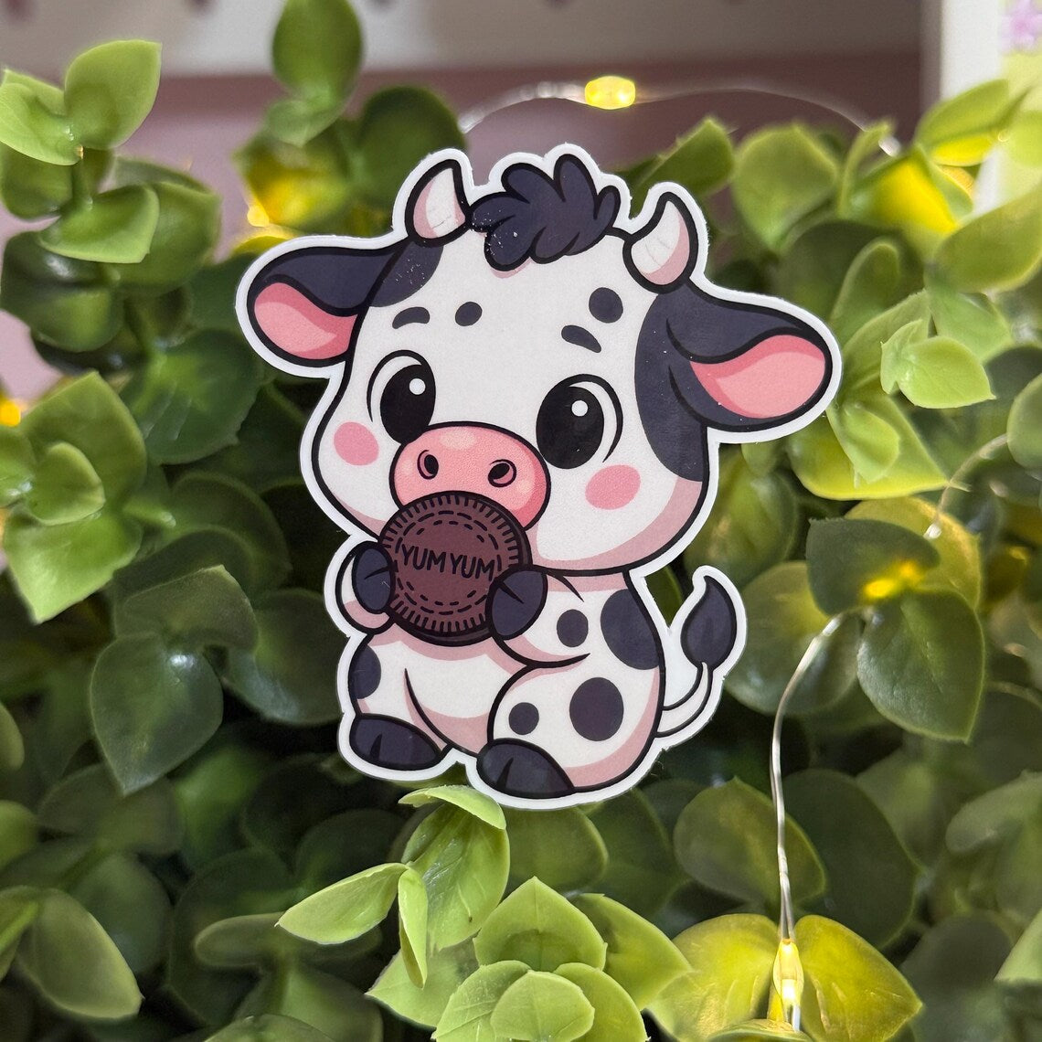 Niedlicher Kuh-Aufkleber – Kawaii Kuh mit Keks, Vinyl Sticker, Planer-Dekoration, Scrapbooking, Geschenkidee, Handgemacht