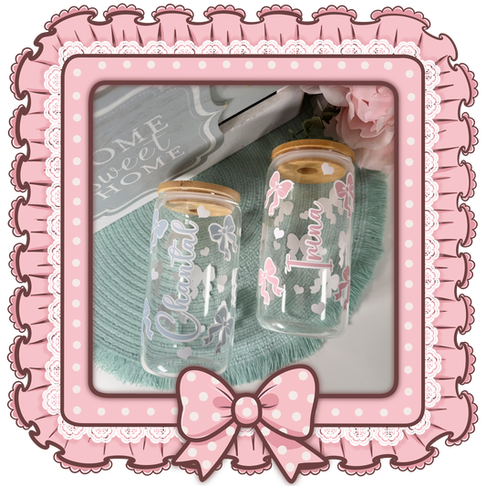 Personalisierte Glas mit Bambusdeckel – Schleife & Name – Geschenkidee für Freunde und Familie, Weihnachtsgeschenk