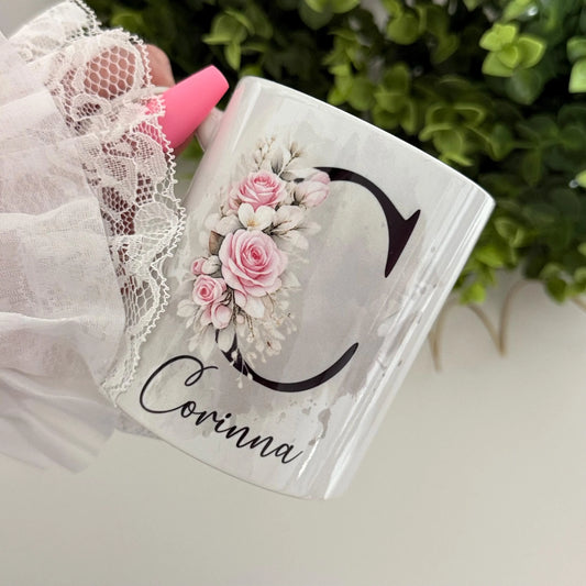 Personalisierte Tasse mit Namen & Initiale – Geschenk für Freundin oder Mama – Florale Aquarell Kaffeetasse