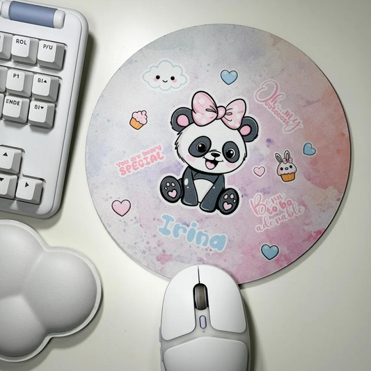 Personalisiertes Mauspad Panda – Niedliches Geschenk mit Namen, Rund 20 cm – Büro Deko für Mädchen, Kinder & Panda-Fans