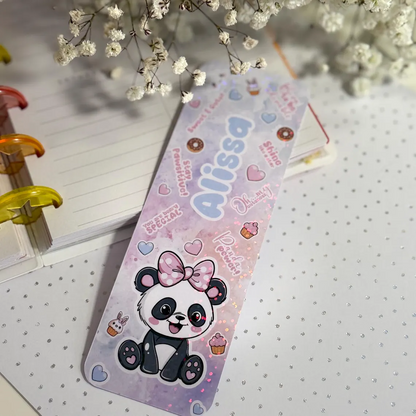 Personalisiertes Panda Lesezeichen – mit deinem Namen, beidseitig bedruckt, holografisch laminiert – Geschenk für Buchliebhaber & Leseratten