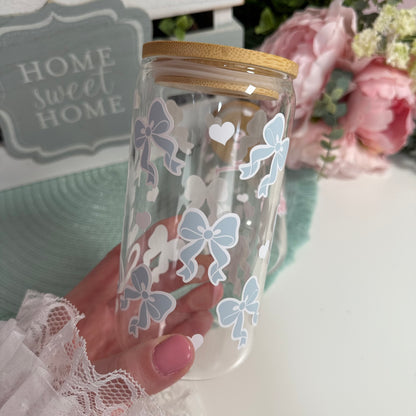 Personalisierte Glas mit Bambusdeckel – Schleife & Name – Geschenkidee für Freunde und Familie, Weihnachtsgeschenk