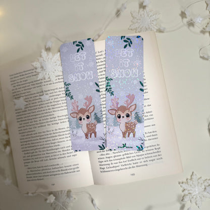 Weihnachtliches Lesezeichen “Let It Snow” mit Reh – Glitzerdesign auf zartem pastellfarbenem Hintergrund