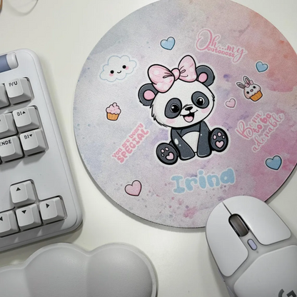 Personalisiertes Mauspad Panda – Niedliches Geschenk mit Namen, Rund 20 cm – Büro Deko für Mädchen, Kinder & Panda-Fans