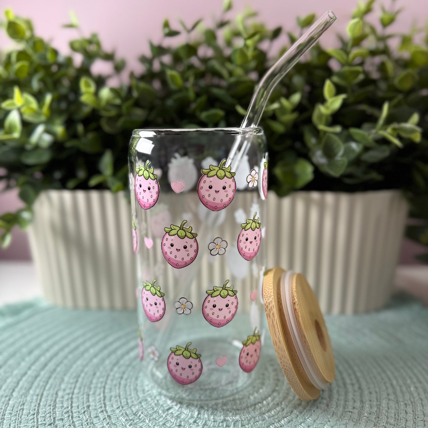 Kawaii Erdbeer-Trinkglas mit Bambusdeckel & Strohhalm – 500ml(16 OZ)