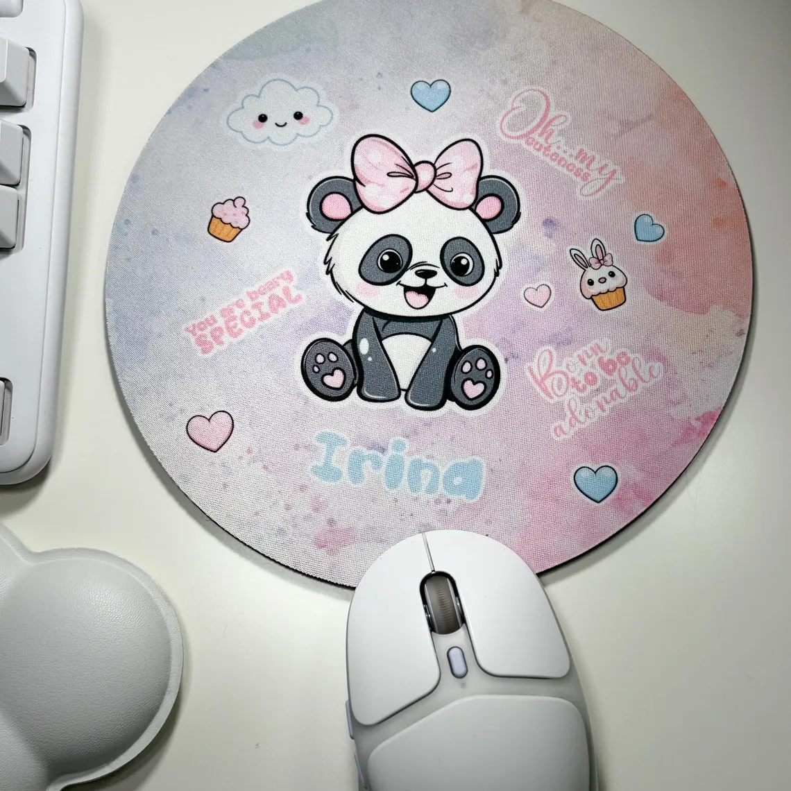 Personalisiertes Mauspad Panda – Niedliches Geschenk mit Namen, Rund 20 cm – Büro Deko für Mädchen, Kinder & Panda-Fans