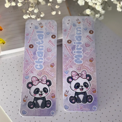 Personalisiertes Panda Lesezeichen – mit deinem Namen, beidseitig bedruckt, holografisch laminiert – Geschenk für Buchliebhaber & Leseratten