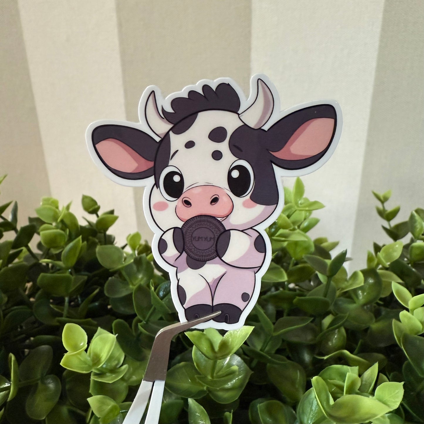 Niedlicher Kuh-Aufkleber – Kawaii Kuh mit Keks, Vinyl Sticker, Planer-Dekoration, Scrapbooking, Geschenkidee, Handgemacht
