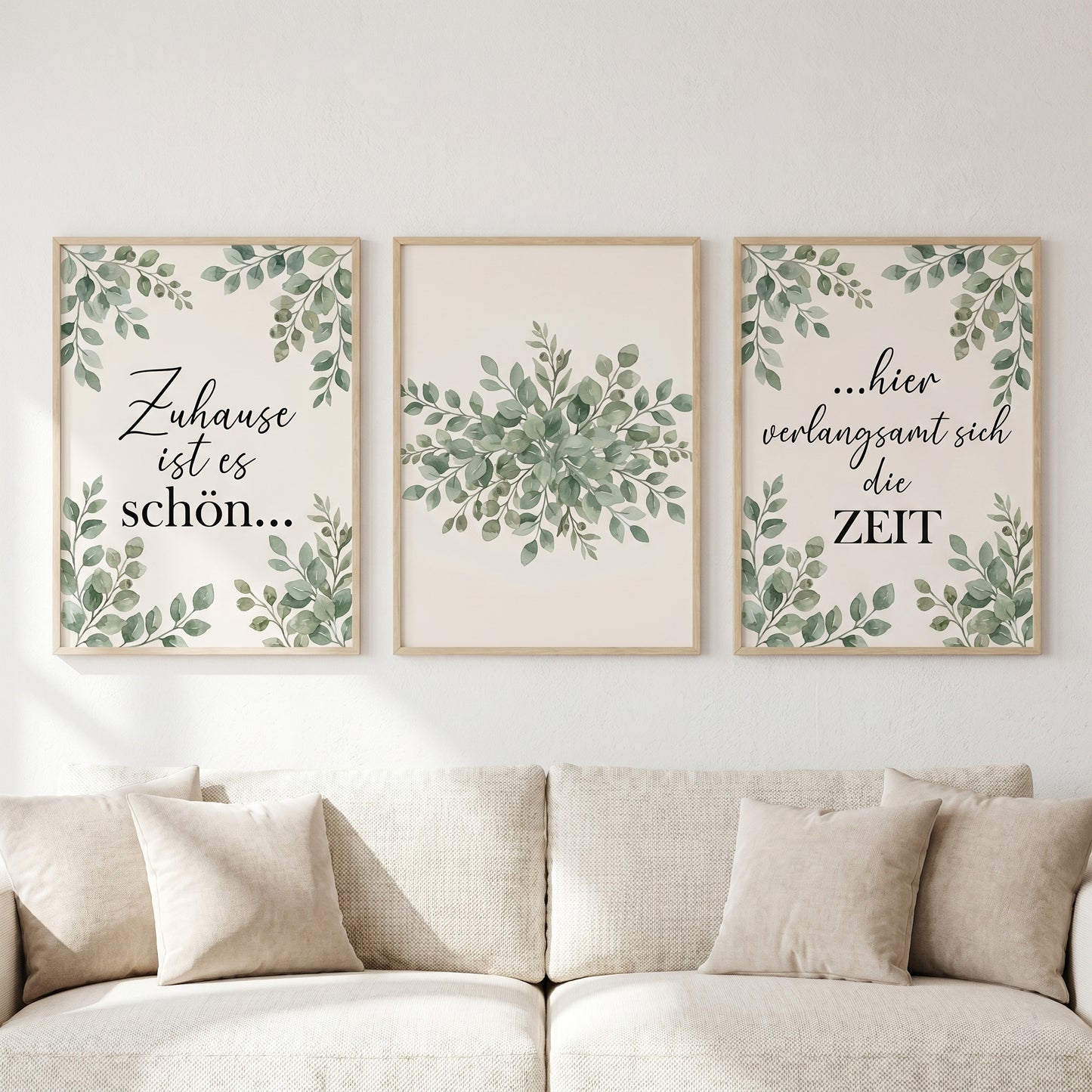 3-teiliges Eukalyptus Poster Set A4 mit Aquarell-Blättern in Grün auf Cremeton, Sprüche Zuhause ist es schön und hier verlangsamt sich die Zeit, mattes Premiumpapier, Wanddeko Wohnzimmer